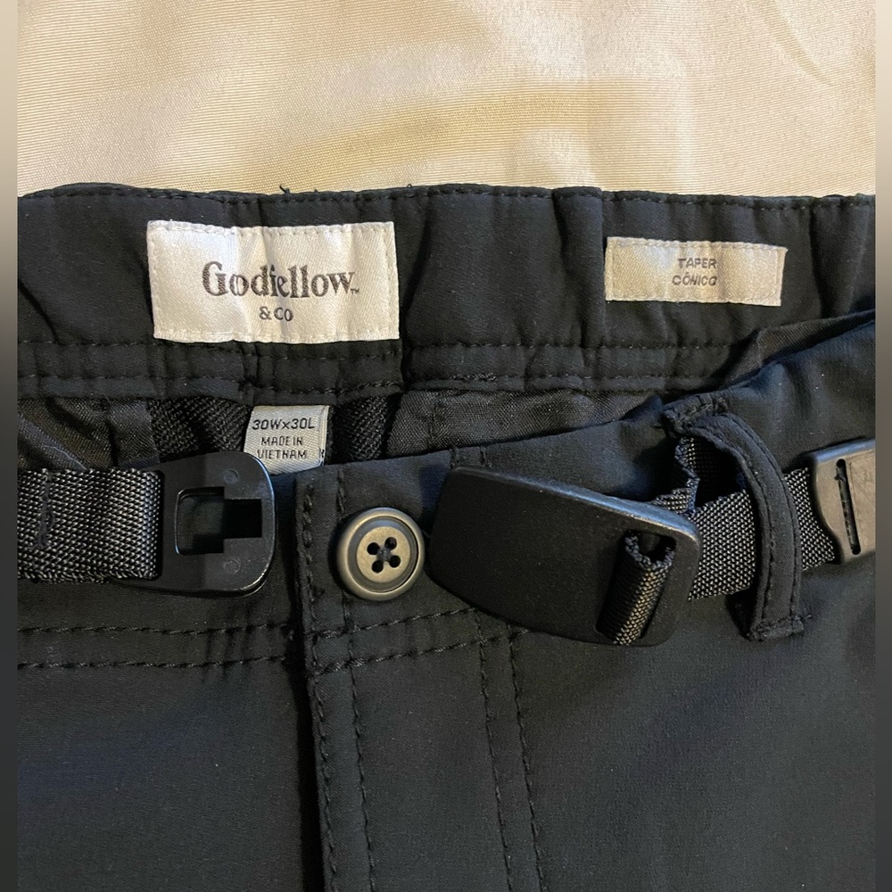 Goodfellow black men’s tapered performance pants with clip belt 30x30